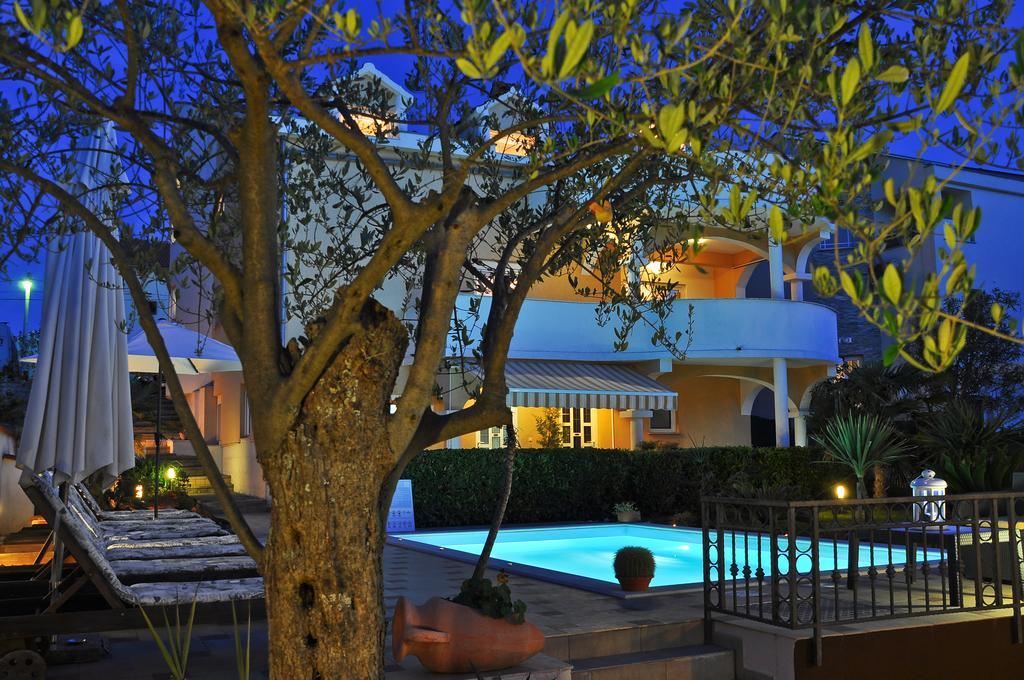 Villa Vanilla With Heated Pool Zadar Exterior foto